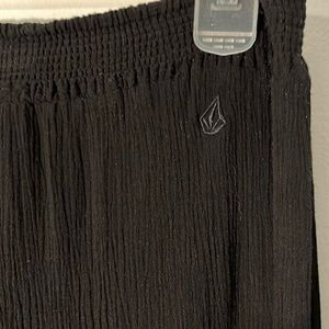 Dressy women’s pants by Volcom size 14.